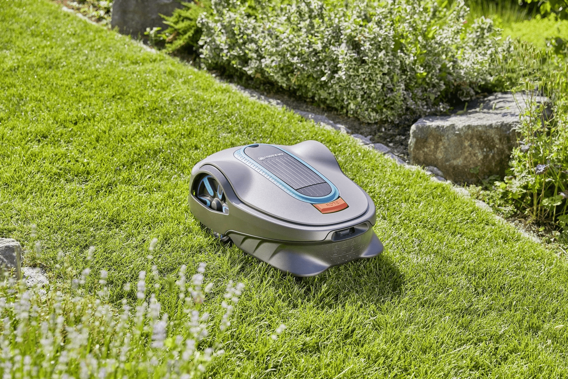 Robotic mower SILENO life, 250 m² mowing lawn
